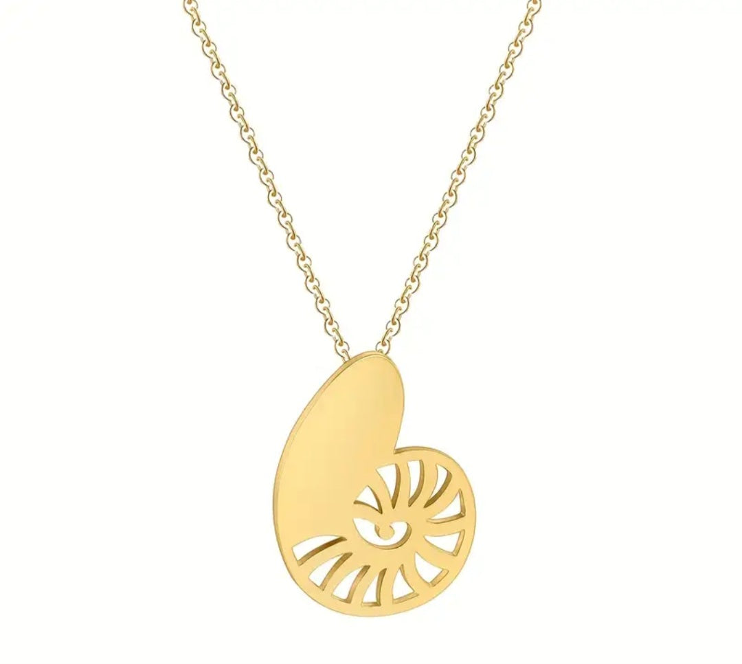 Collier fantaisie escargot.