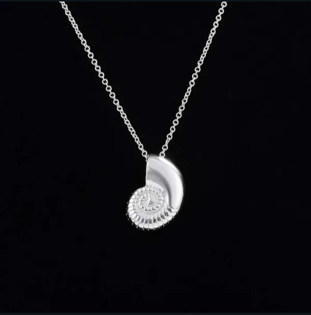 Collier escargot.