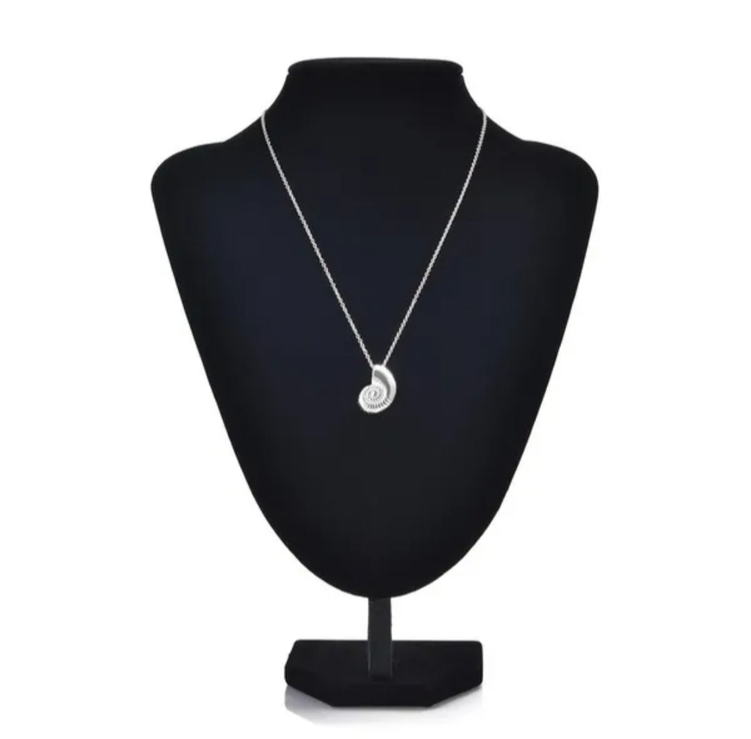 Collier escargot.