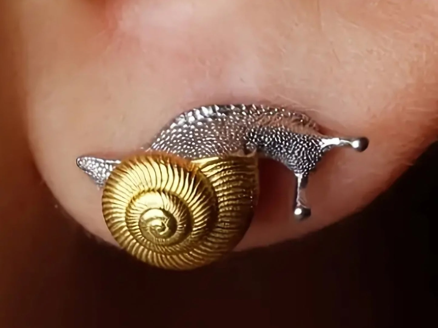 Boucles d’oreilles.