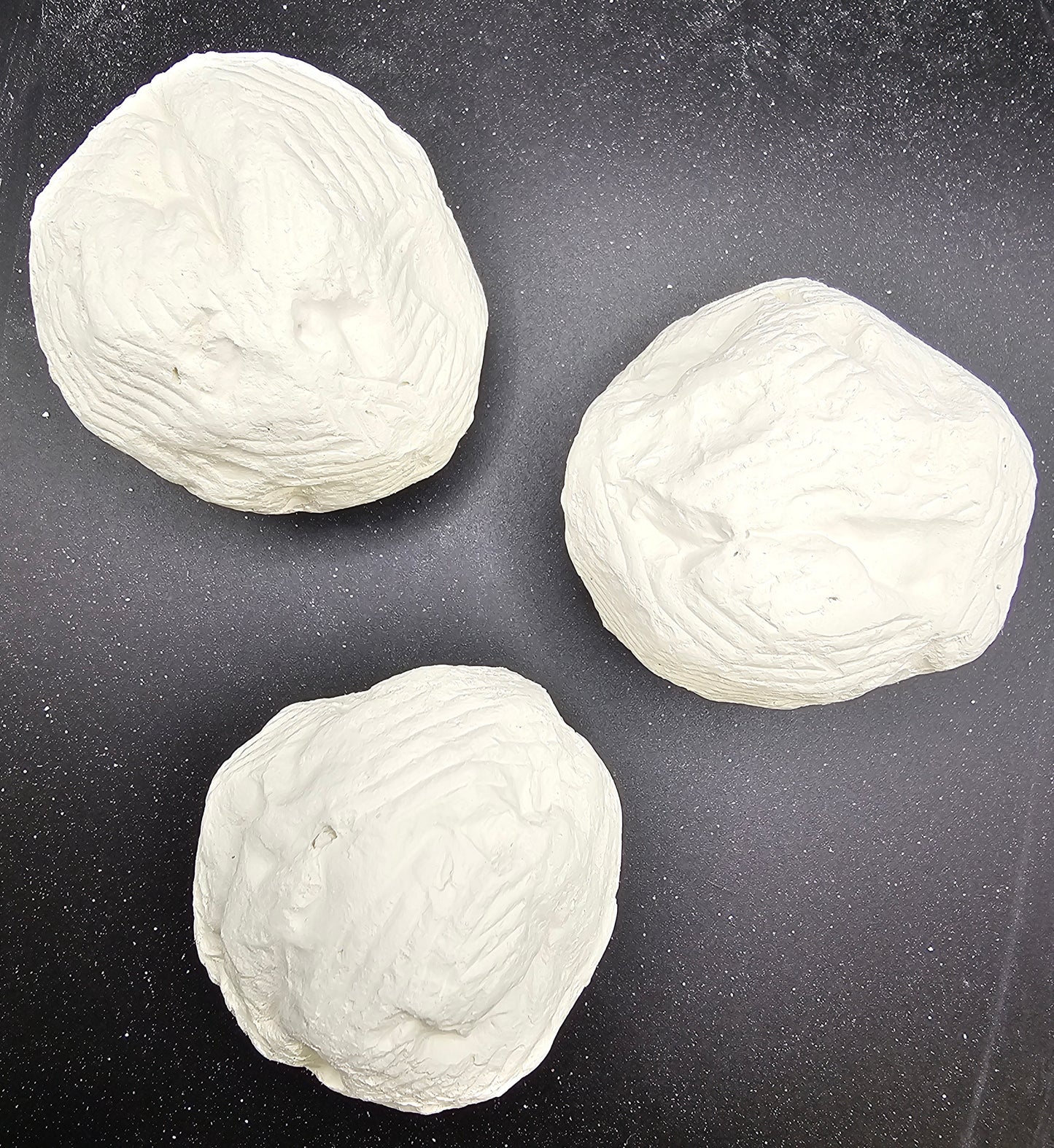 Boules de calcium de craie et kaolin.